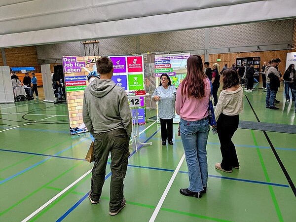 Personen an Azubistand