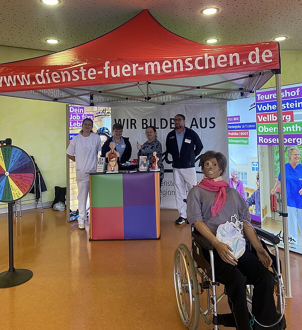 Klicke hier für ein Video über die Karrierechancen bei DfM
