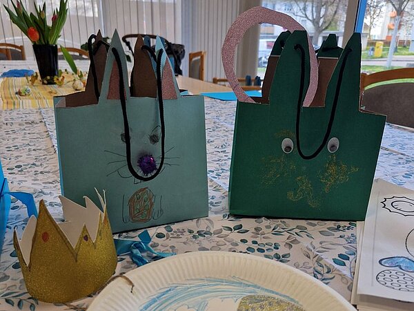 Gebastelte Tüten in Hasen-Form