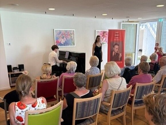 Benefizkonzert mit Klavier und Gesang