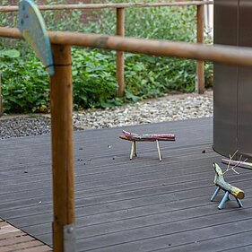 Barfusspfad im Wohnstift