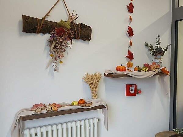 Herbstliche Wanddekoration